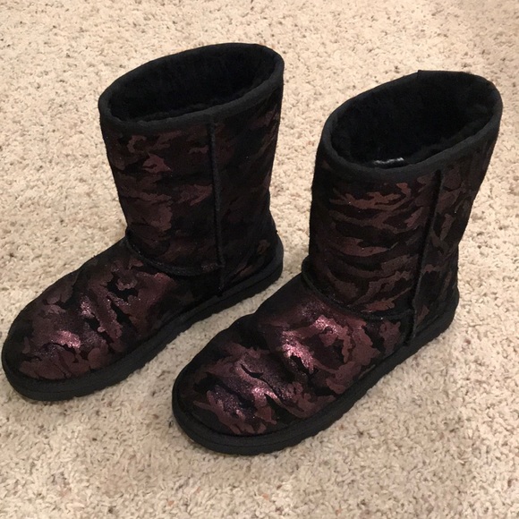 EUC Women’s UGG boot - Picture 5 of 6